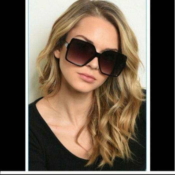 💋1 pair left🔥black/slightly purple shade - Picture 2 of 4